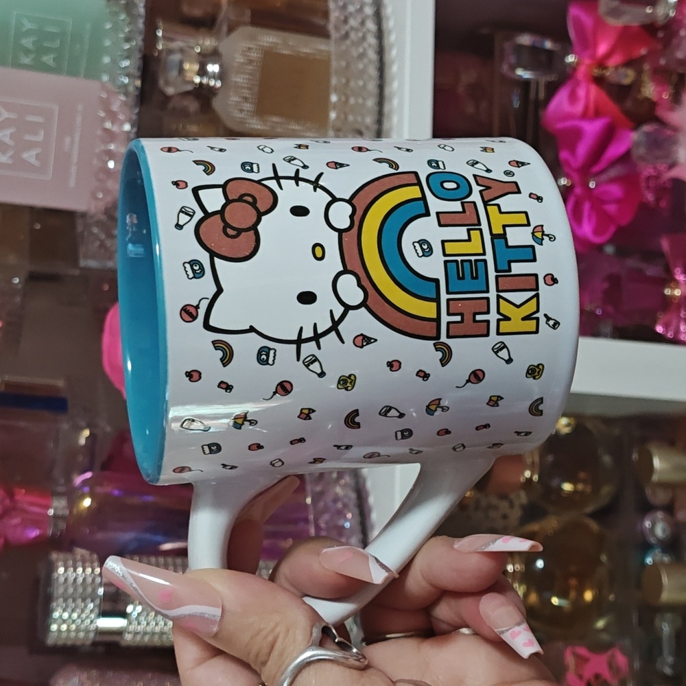 BNWT Hello Kitty 14 oz mug